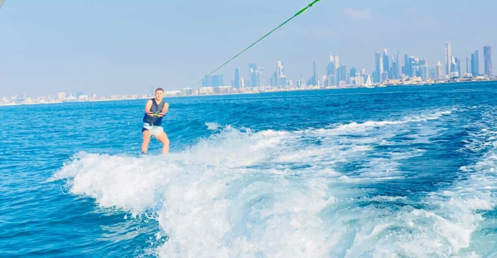 Wakesurfing Dubai